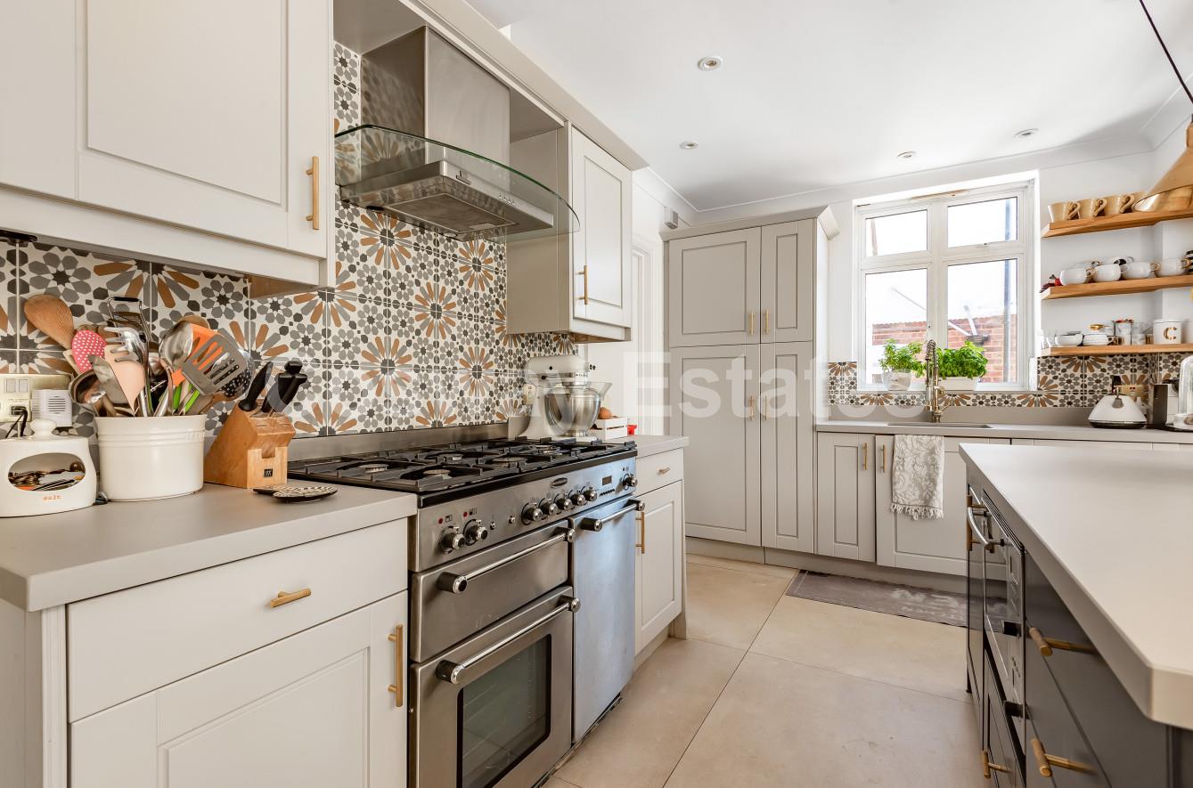The Reddings, Mill Hill